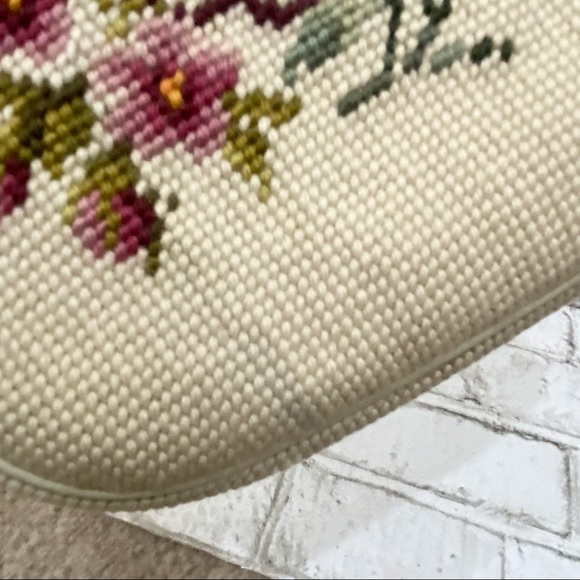 Vintage Beige Floral Needlepoint Clutch Handbag - Picture 12 of 16